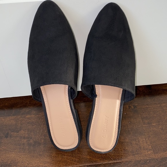 Old Navy Faux Suede Mules - Picture 4 of 6